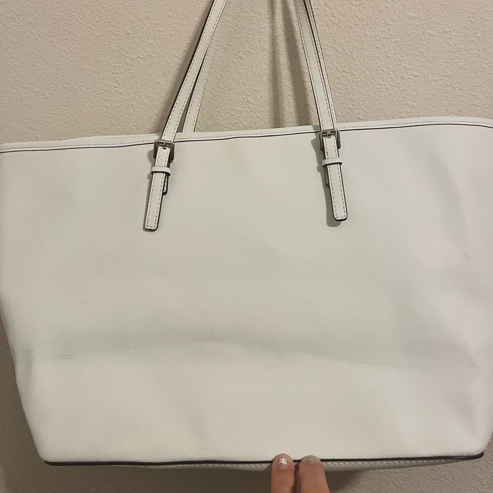 Michael Kors Jet Setter White Handbag - Picture 7 of 9